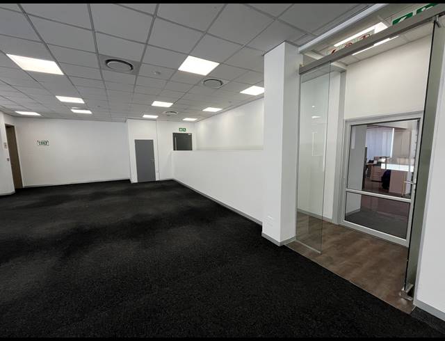 255M² OFFICE TO LET IN CLAREMONT